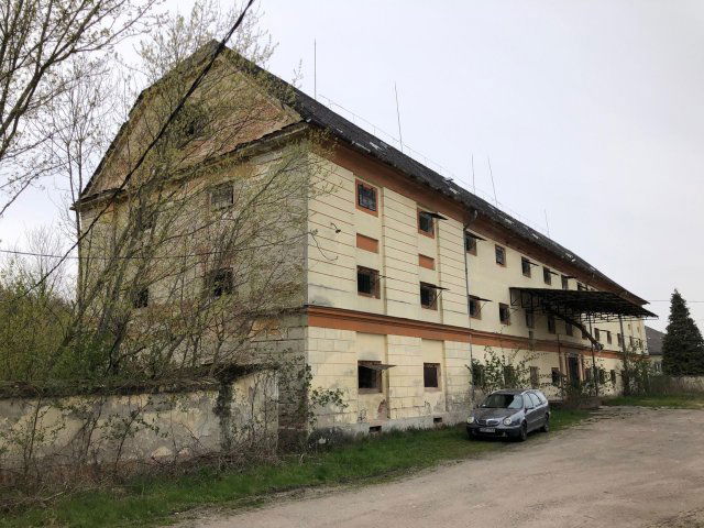 Eladó ipari ingatlan, Bakonyszombathelyen 35 M Ft