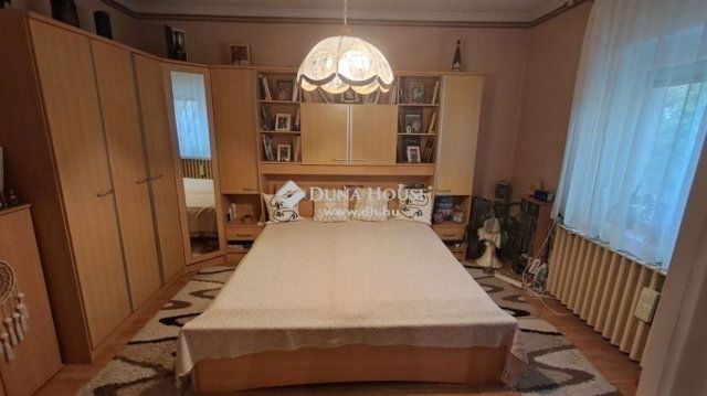 Eladó családi ház, Kecskeméten 69.9 M Ft, 6 szobás