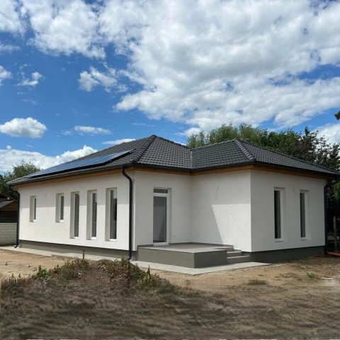 Eladó családi ház, Nyíregyházán 86 M Ft, 4 szobás