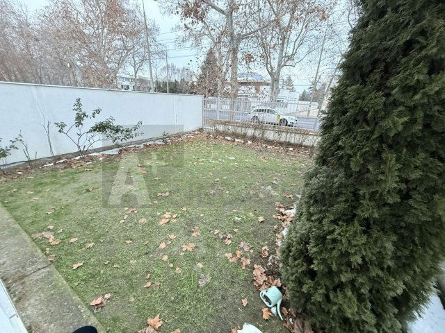 Eladó téglalakás, Szegeden 61.5 M Ft, 2 szobás