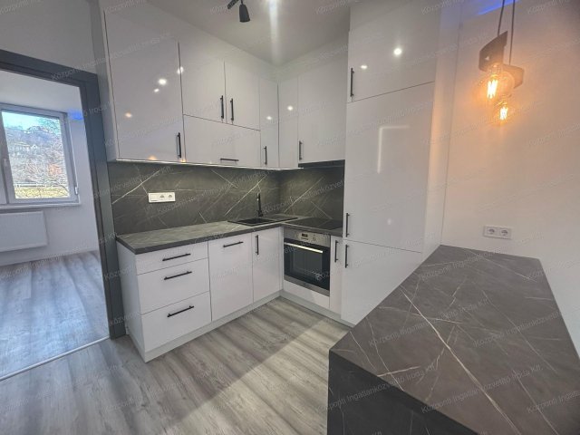 Kiadó téglalakás, albérlet, Tatabányán 230 E Ft / hó