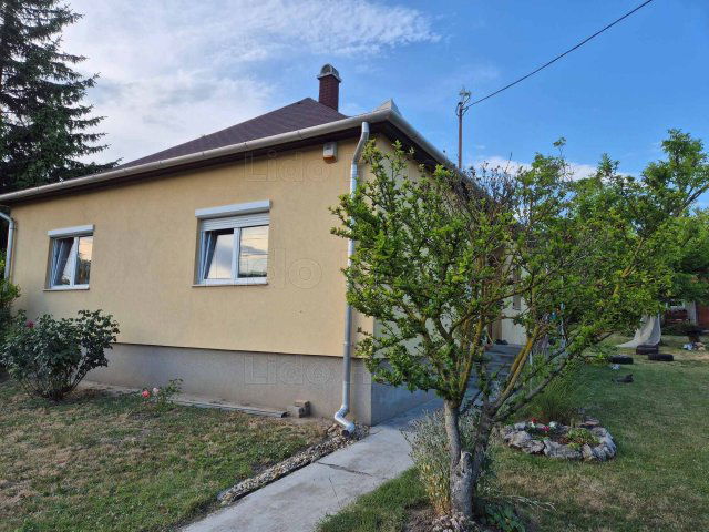 Eladó családi ház, Csabdiban 77.9 M Ft, 3 szobás