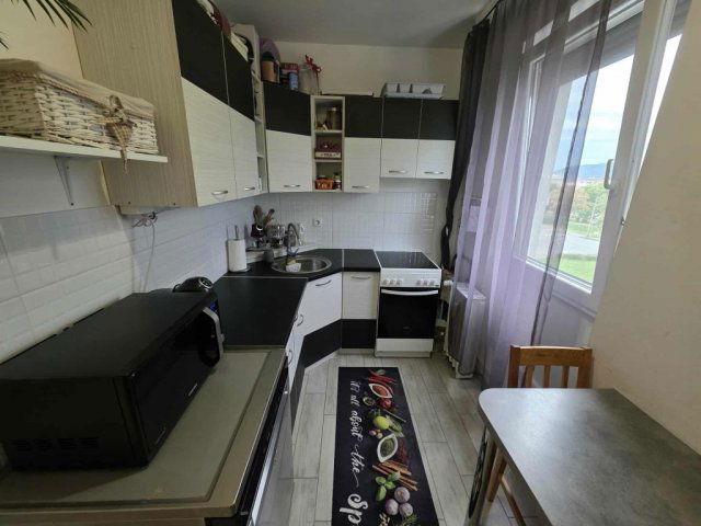 Eladó panellakás, Pécsett 44.95 M Ft, 2 szobás