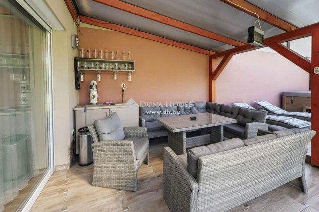 Eladó családi ház, Pomázon 218.5 M Ft, 3 szobás