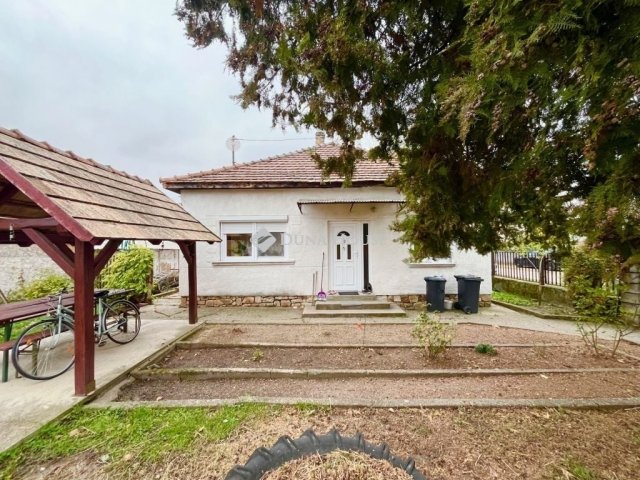 Eladó családi ház, Gárdonyban 64.9 M Ft, 2 szobás