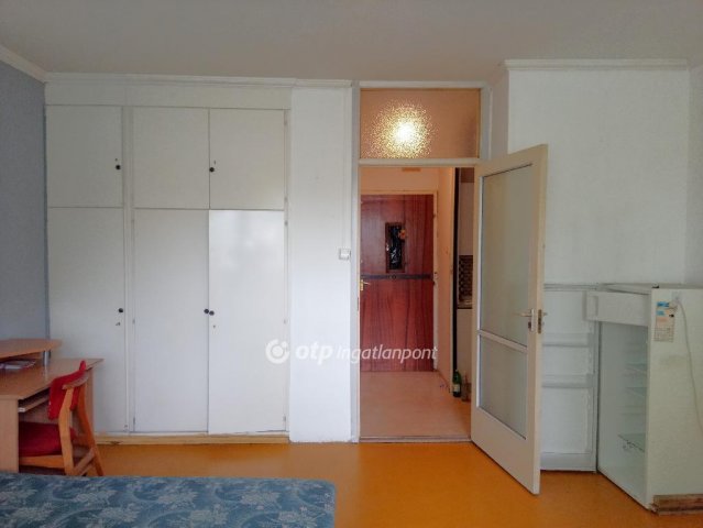 Eladó panellakás, Dombóváron 19.9 M Ft, 1 szobás