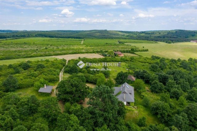 Eladó családi ház, Harsányban 399 M Ft, 7 szobás