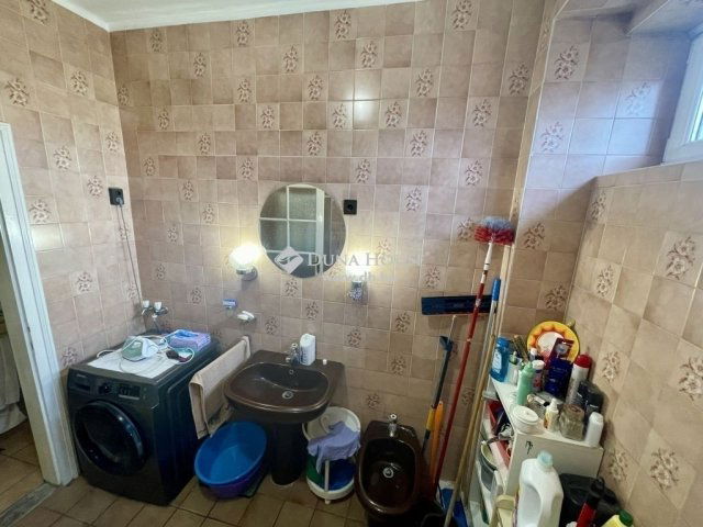 Eladó családi ház, Alsónémediben 450 M Ft, 10 szobás