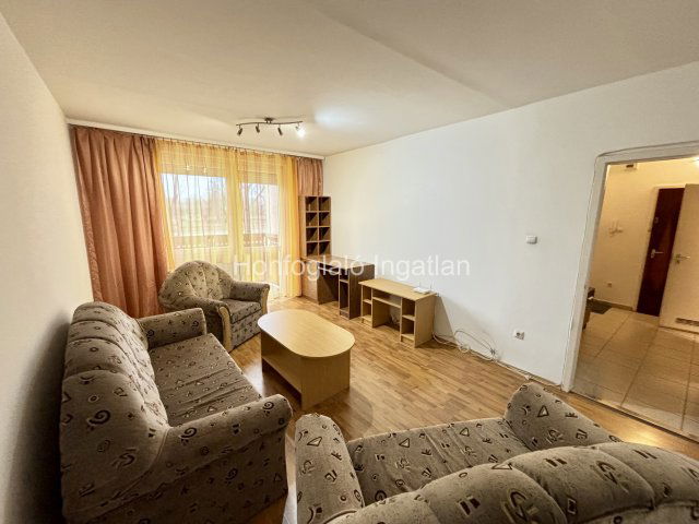 Eladó panellakás, Nyíregyházán 41.5 M Ft, 2 szobás