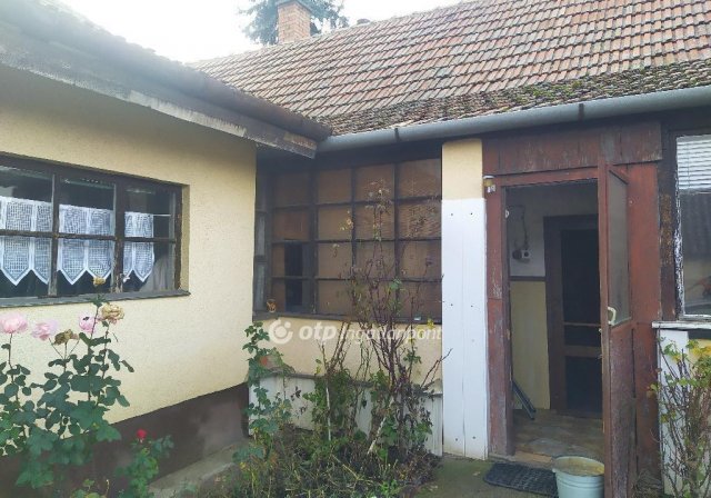 Eladó családi ház, Jászfényszarun 45 M Ft, 3 szobás