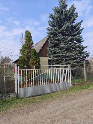 Eladó családi ház, Győrött 31.9 M Ft, 2 szobás