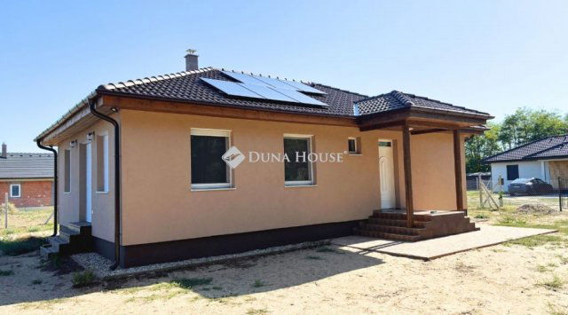 Eladó családi ház, Kocséren 58.59 M Ft, 4 szobás