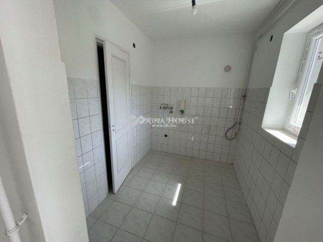 Eladó családi ház, Kecskeméten 98 M Ft, 5 szobás