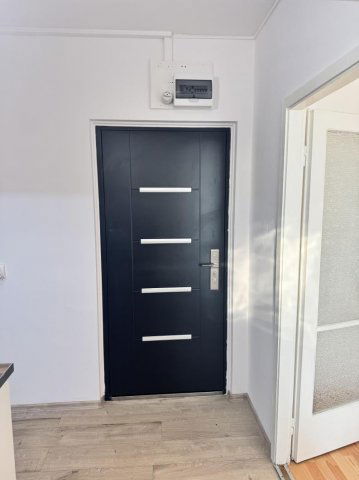 Eladó panellakás, Tatabányán 33.5 M Ft, 1+1 szobás