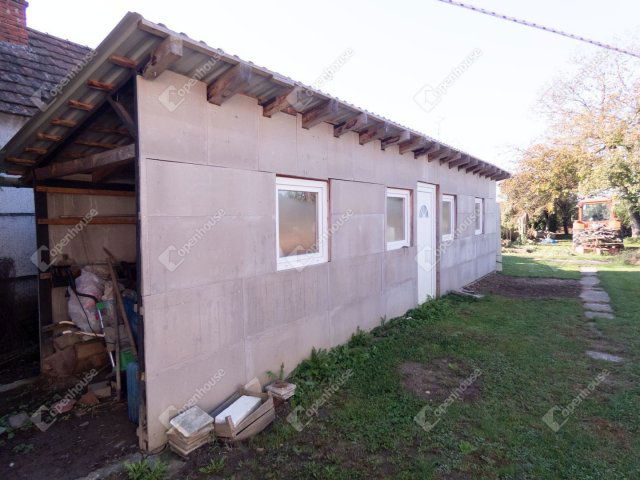 Eladó családi ház, Csörnyeföldön 36 M Ft, 4 szobás