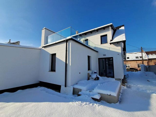 Eladó családi ház, Budapesten, XV. kerületben 155.9 M Ft