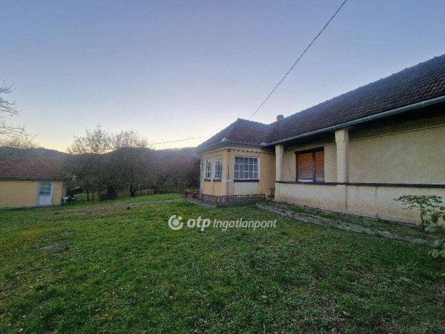 Eladó családi ház, Bózsván 35 M Ft, 4 szobás
