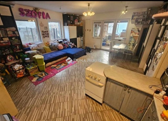 Eladó családi ház, Veresegyházon 79.9 M Ft, 1+2 szobás