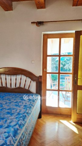 Eladó családi ház, Balatonakarattyán 180 M Ft, 3 szobás