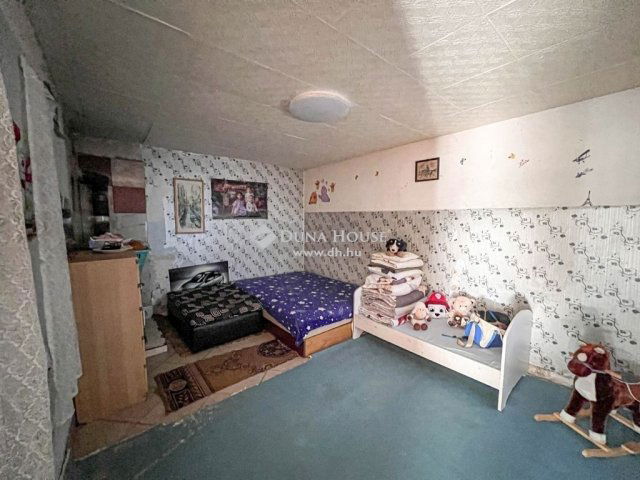 Eladó családi ház, Budapesten, XVIII. kerületben 54.9 M Ft