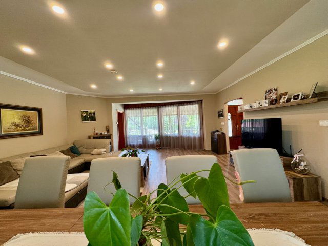 Eladó családi ház, Kecskeméten 169 M Ft, 4 szobás