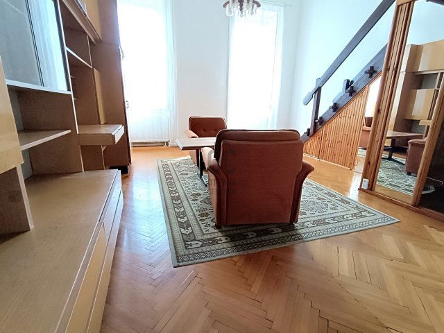 Kiadó téglalakás, albérlet, VIII. kerületben, Kálvária téren