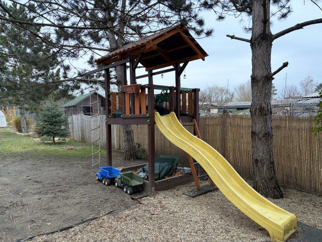 Eladó családi ház, Érden 130.9 M Ft, 4 szobás