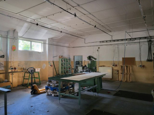 Eladó ipari ingatlan, Szolnokon 200 M Ft, 1 szobás