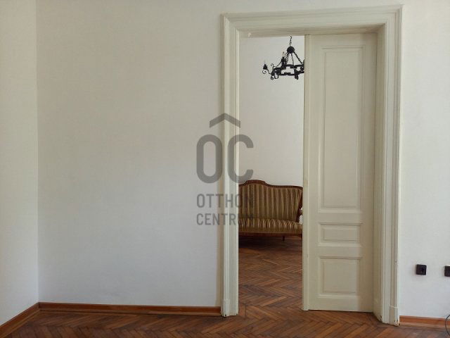 Kiadó családi ház, albérlet, Pápán 185 E Ft / hó, 3 szobás