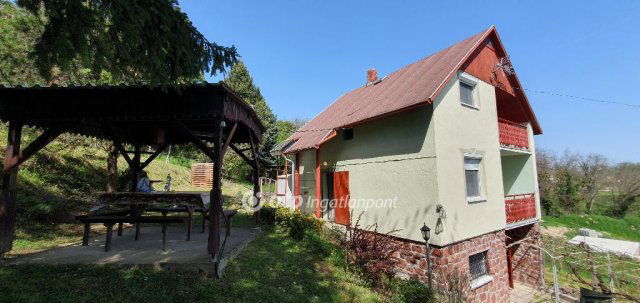 Eladó családi ház, Badacsonytomajon 134.9 M Ft, 2+3 szobás