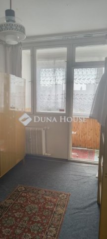 Kiadó panellakás, albérlet, Budapesten, XV. kerületben, 3 szobás