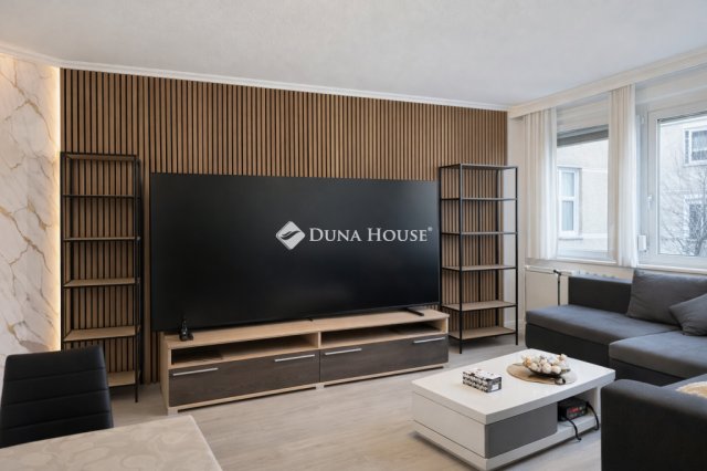 Eladó panellakás, Budapesten, X. kerületben 83.9 M Ft, 3 szobás