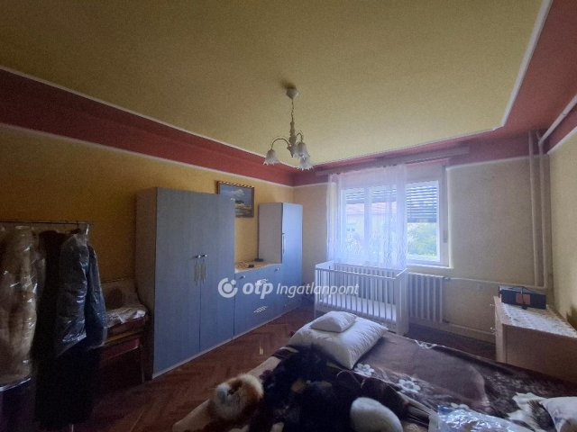 Eladó családi ház, Egerben 83 M Ft, 6 szobás