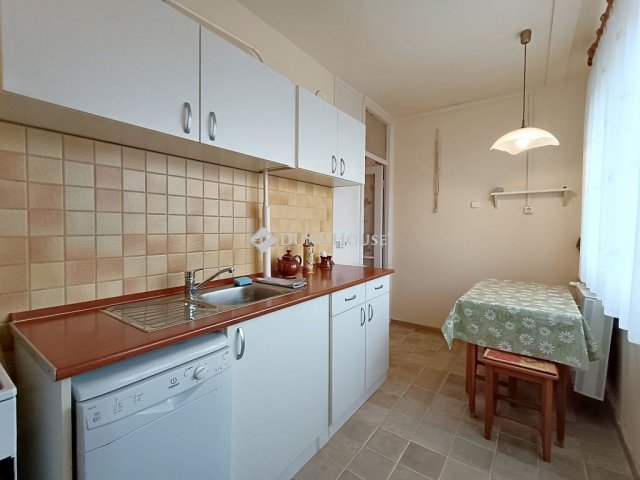 Kiadó panellakás, albérlet, Kecskeméten 150 E Ft / hó, 2 szobás