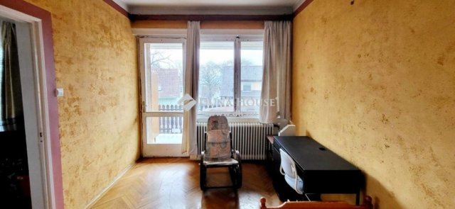 Eladó családi ház, Vácon 104.99 M Ft, 6 szobás