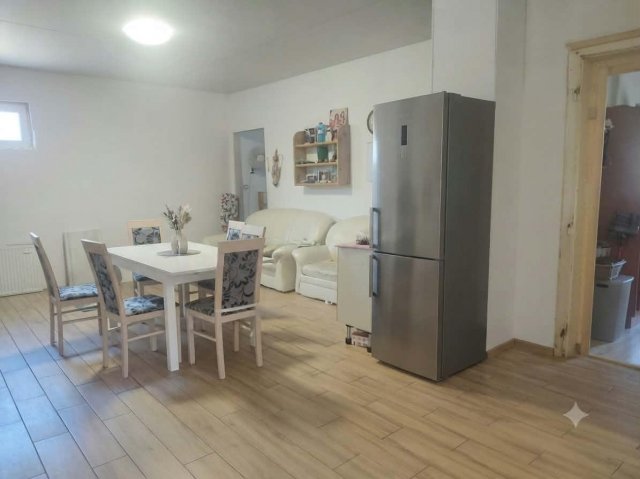 Eladó családi ház, Komáromban 53 M Ft, 2 szobás