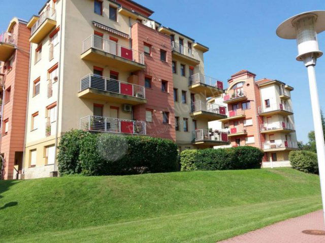 Kiadó téglalakás, albérlet, III. kerületben, Bóbita utcában