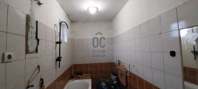 Eladó családi ház, Cegléden 21.5 M Ft, 3 szobás