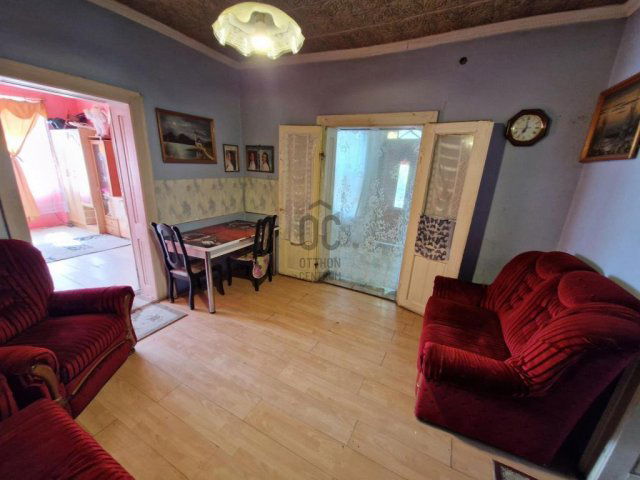 Eladó családi ház, Törtelen 20 M Ft, 3 szobás