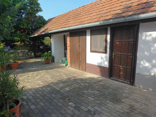 Eladó családi ház, Tiszacsegén 27.9 M Ft, 3 szobás