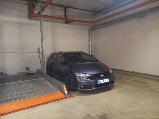 Eladó garázs, Budapesten, VII. kerületben, Százház utcában