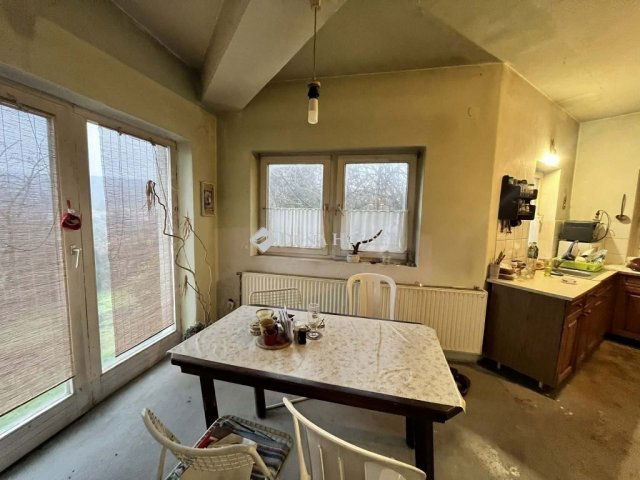 Eladó családi ház, Pécsett 59 M Ft, 5 szobás