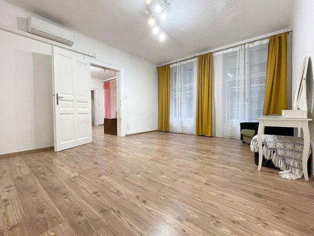 Eladó téglalakás, VIII. kerületben, Somogyi Béla utcában