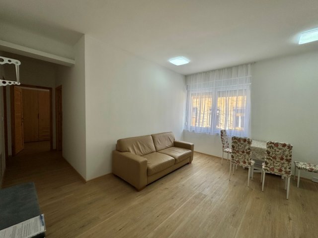 Kiadó téglalakás, albérlet, Pécsett, Márton utcában, 2 szobás
