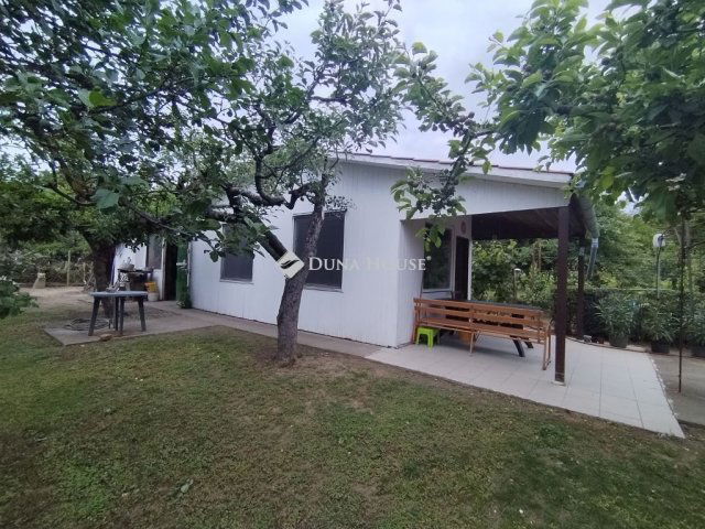 Eladó családi ház, Szegeden 18 M Ft, 1 szobás