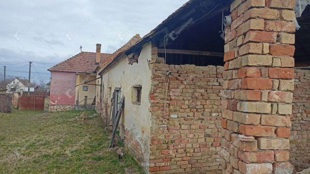 Eladó családi ház, Bakonyszentivánon 8.5 M Ft, 3 szobás