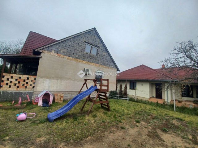 Eladó családi ház, Nyíregyházán 47 M Ft, 4 szobás