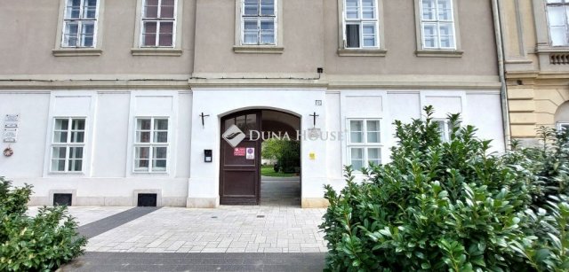 Eladó téglalakás, Szombathelyen 43.9 M Ft, 2 szobás