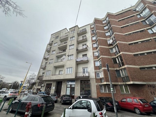 Eladó téglalakás, Budapesten, XII. kerületben 139 M Ft, 3 szobás