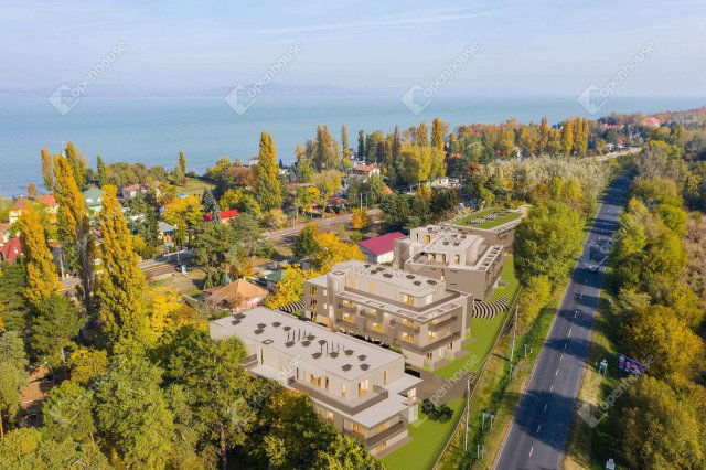 Eladó téglalakás, Fonyódon 55.99 M Ft, 2 szobás